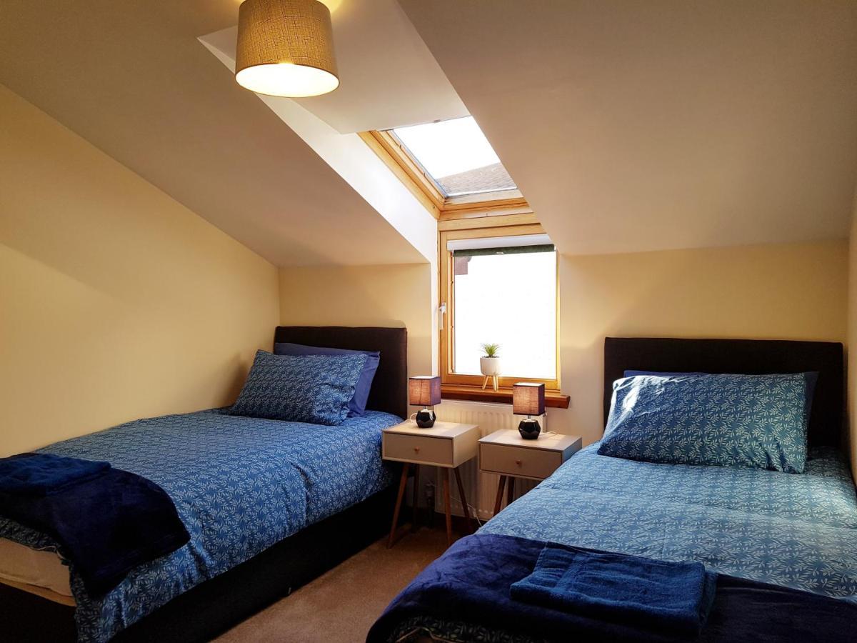 Stylish 2 Bedroom - 2 Miles Inverness City Centre Exterior photo